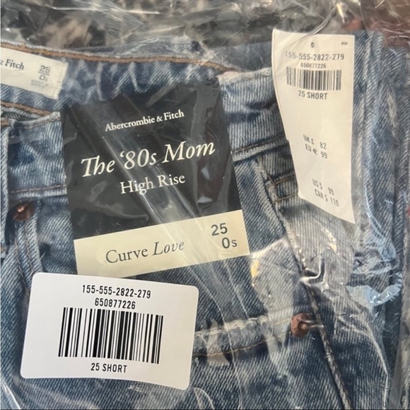 New Abercrombie Curve Love Mom Jeans - Picture 2 of 9